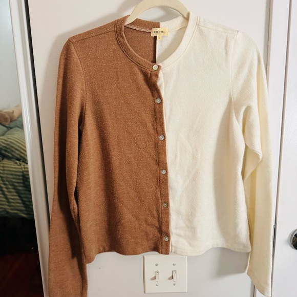 DONNI. Sweaters - DONNI tan & off white colorblock two tone cardigan